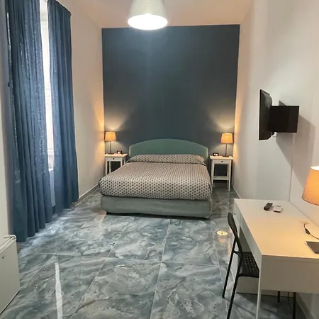 Dante Rooms-2